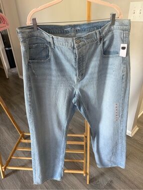 Old Navy Light Blue Straight-Leg Women’s Jeans